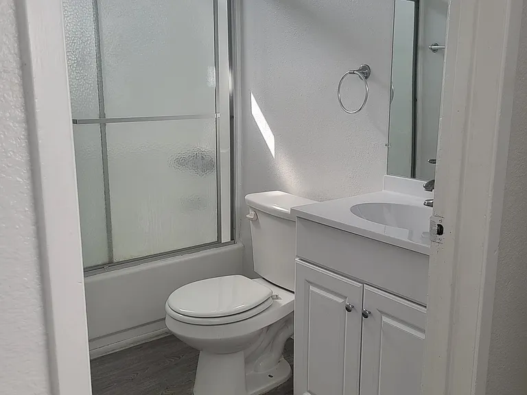 147 E Avenue 43 #104 — Photo 2
