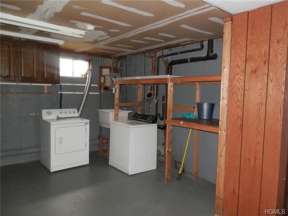 3rd image of 115 Buckingham Ct