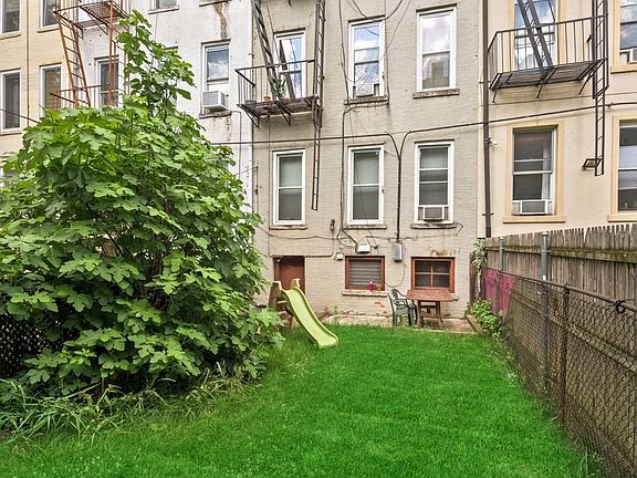 2nd image of 553 Morgan Ave