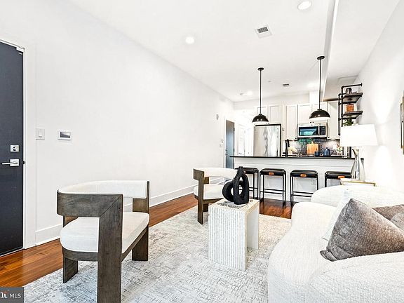 5th image of 11 15th St NE APT 5