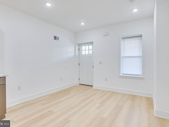 5th image of 6027 Delancey St #B