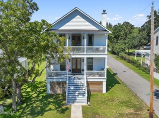 457 E 2nd St, Pass Christian, MS 39571