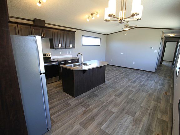 4th image of 4821 Avenue 72