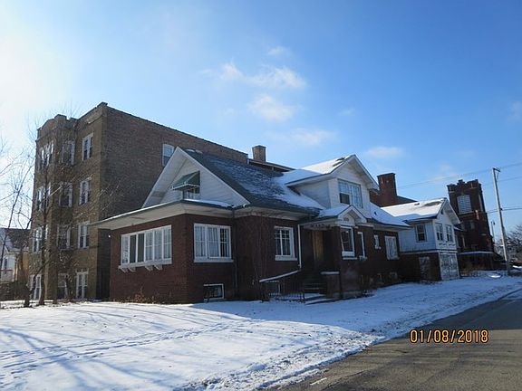 4th image of 400 S 4th Ave
