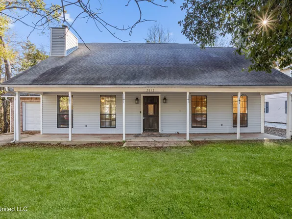 2812 Beach View Dr, Ocean Springs, MS 39564