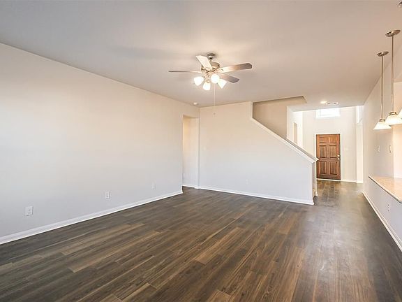 4th image of 11408 Natalia Ln