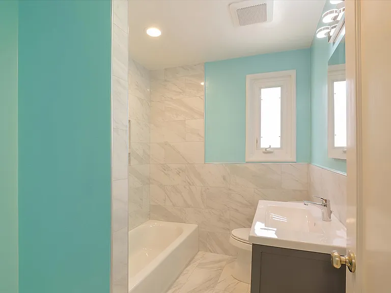 556 Anita Ln — Photo 23