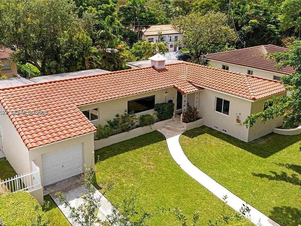 555 SW 39th Ave
