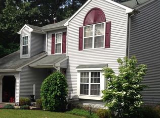 8 Persimmon Dr, Jackson, NJ 08527