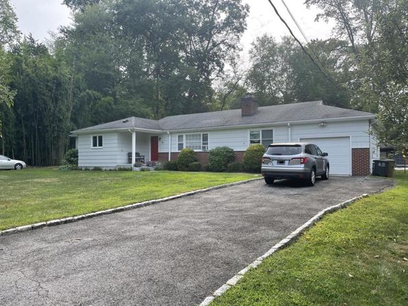 88 Sanford Ln