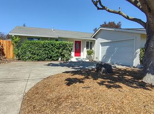 617 Crinella Dr, Petaluma, CA 94954
