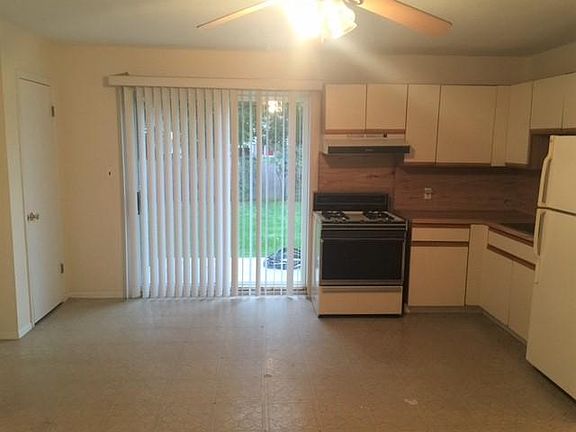 2nd image of 243 Crombie St