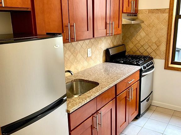 2nd image of 3909 47th Ave APT D2