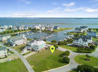 818 Cannonsgate Drive, Newport, NC 28570