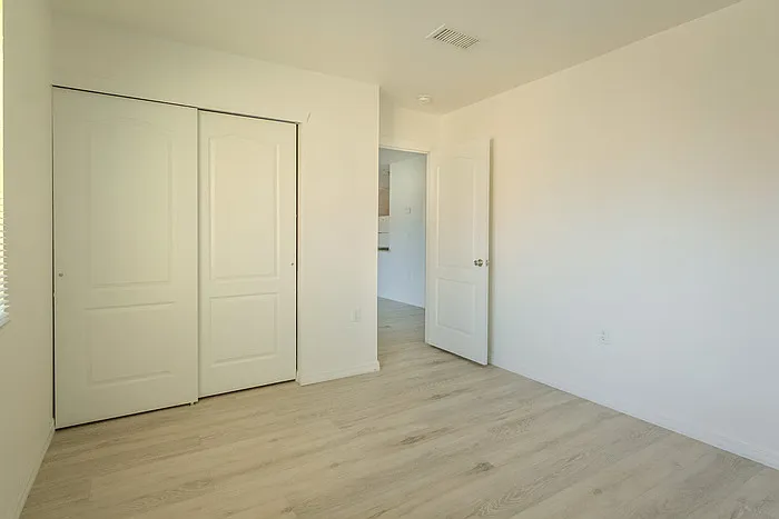 2413 Tremont Ave #B3 — Photo 26