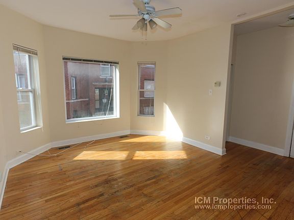 3rd image of 853 W Cornelia Ave #1STT