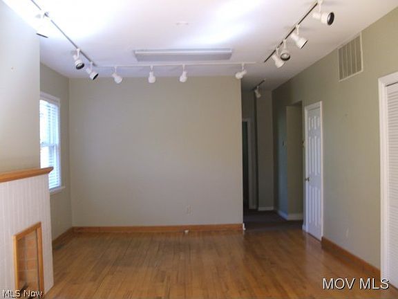 2nd image of 607 Putnam St