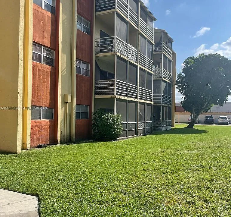 3610 NW 21st St #311