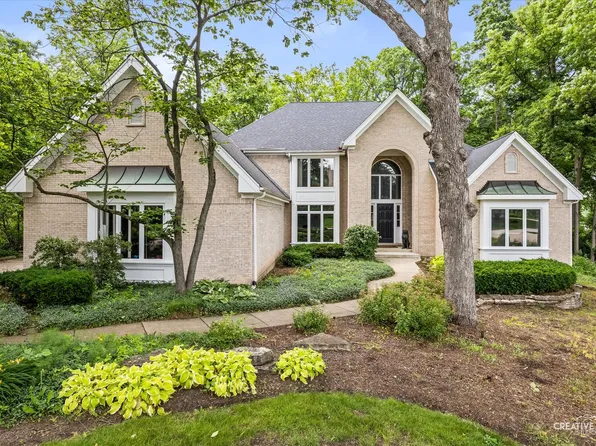 63 Muirfield Cir, Wheaton, IL 60189
