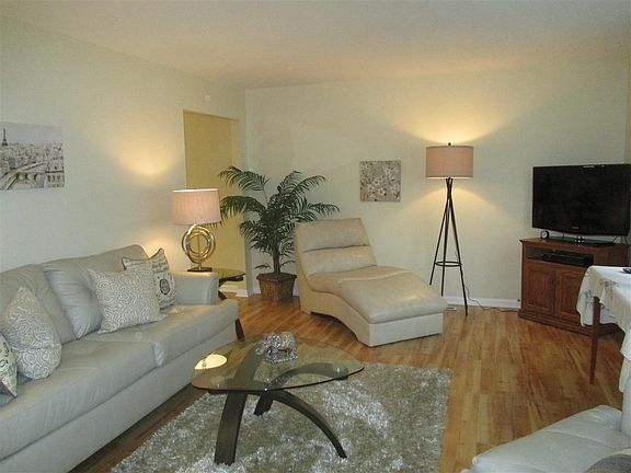 3rd image of 14 Frederick Dr