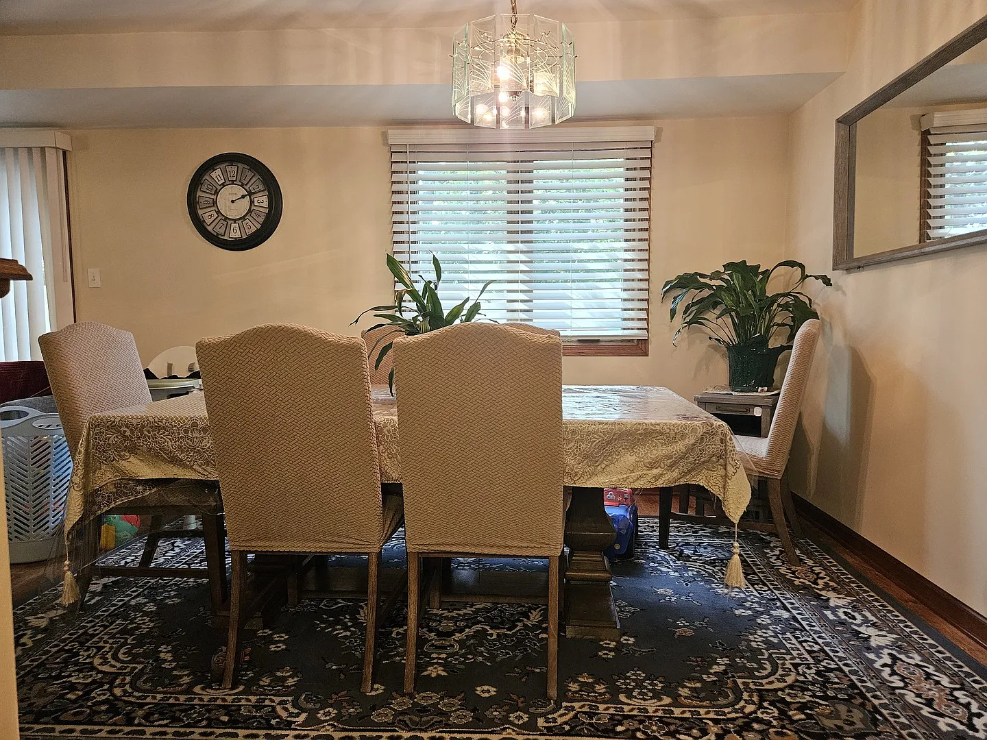 2 bed, 1.5 bath, 1668 sqft, $2,400 — Photo 3