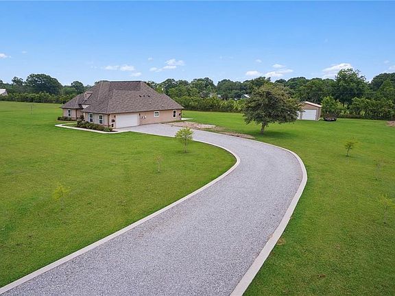 3rd image of 133 Highland Crest Dr