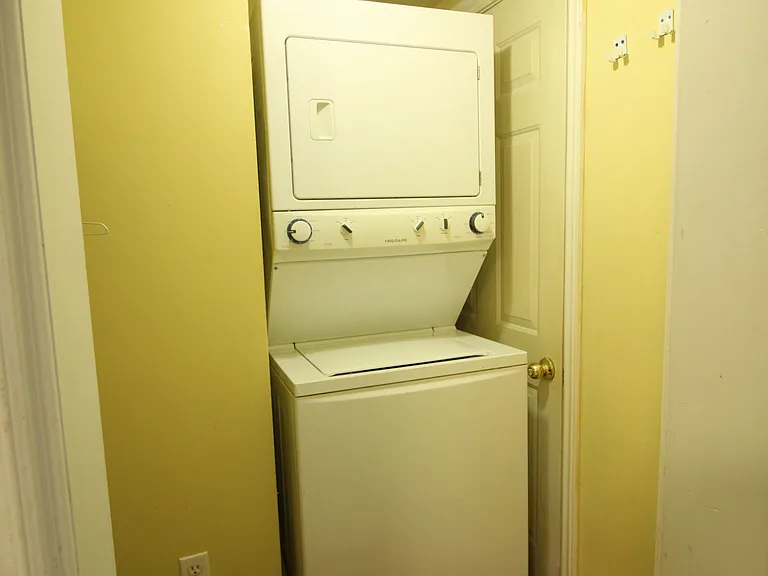 175 Davis St — Photo 14
