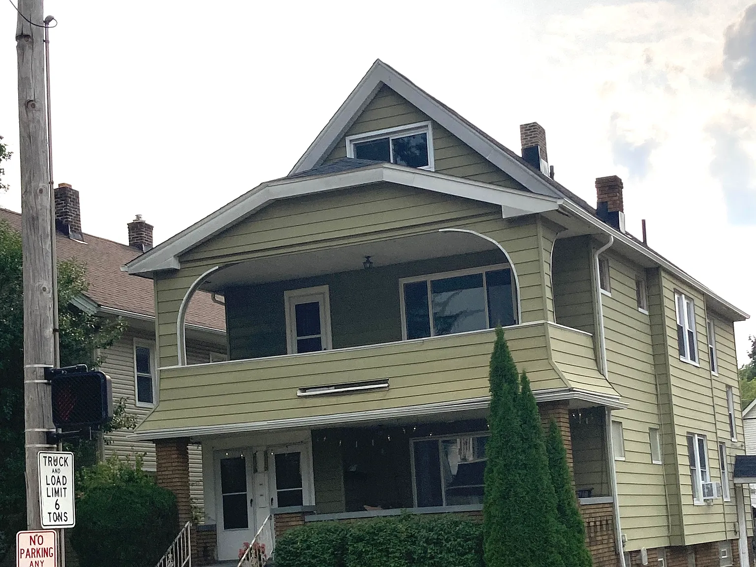2 bed, 1000 sqft, $1,250 — Photo 2