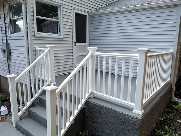 4th image of 2 Katherine Dr