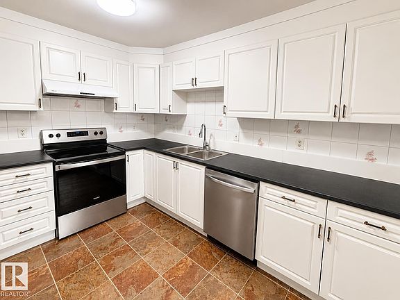 3rd image of 18625 66th Ave NW