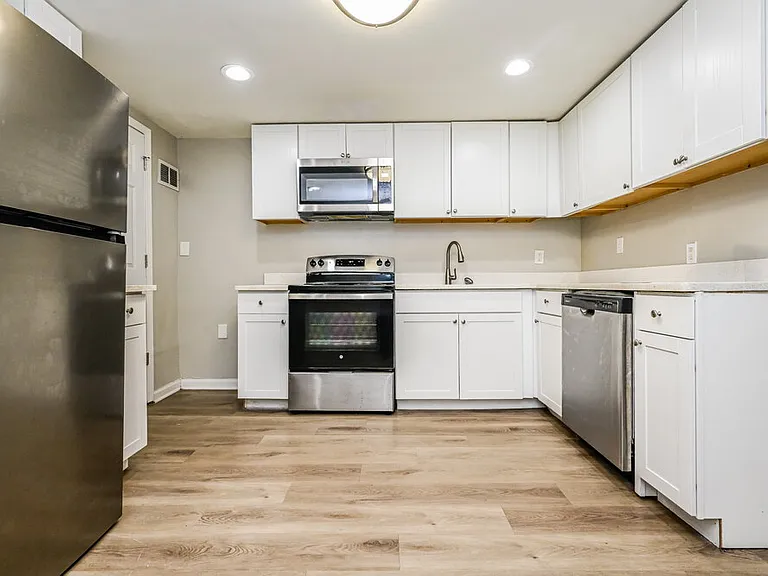 1175 McDaniel St SW — Photo 7