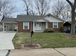 1422 Saint Gregory Ln, Saint Charles, MO