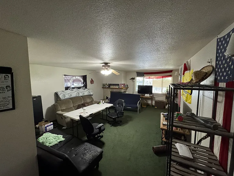 1720 NE Wheatland Dr — Photo 5