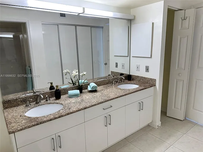 3530 Mystic Pointe Dr #2607 — Photo 17