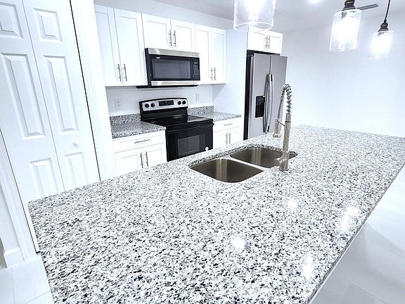 3rd image of 4812 Leonard Blvd S
