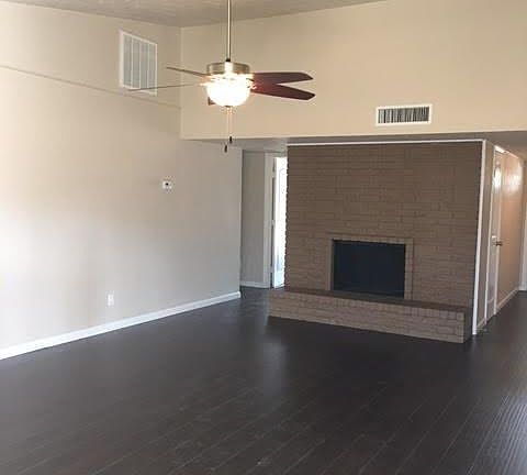 5th image of 4801 Branch Hollow Dr