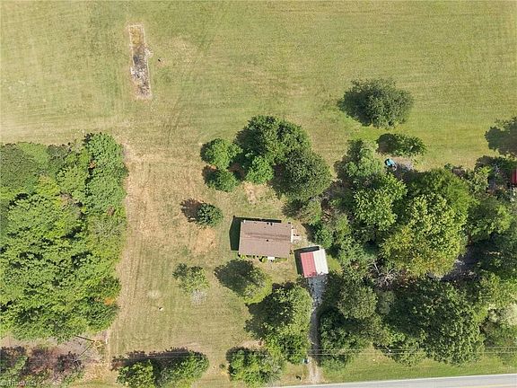 2nd image of 4725 Mill Creek Rd