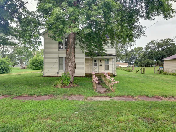 208 S Washington St, Tampico, IL 61283