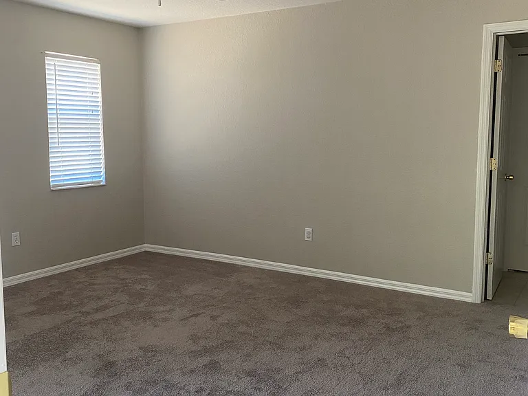 4492 Adelaide Ave — Photo 5