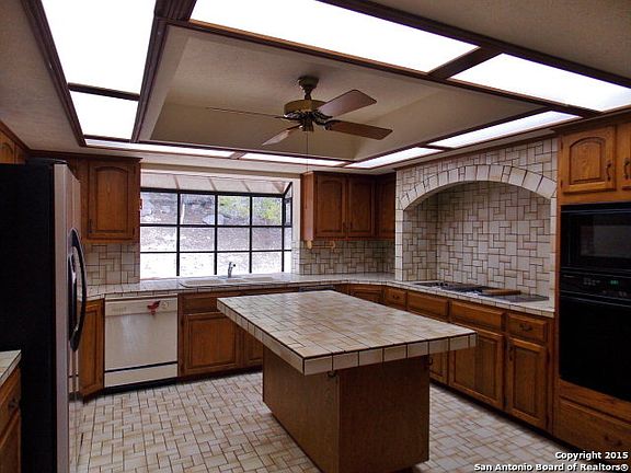 4th image of 111 Aqua Vista Dr N