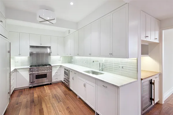 Rented by Douglas Elliman | media 36