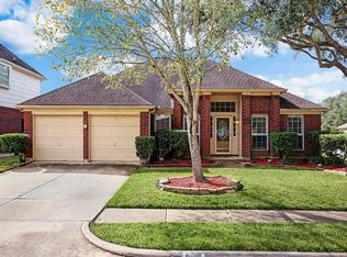 16102 Cedar Gully Dr, Friendswood, TX 77546