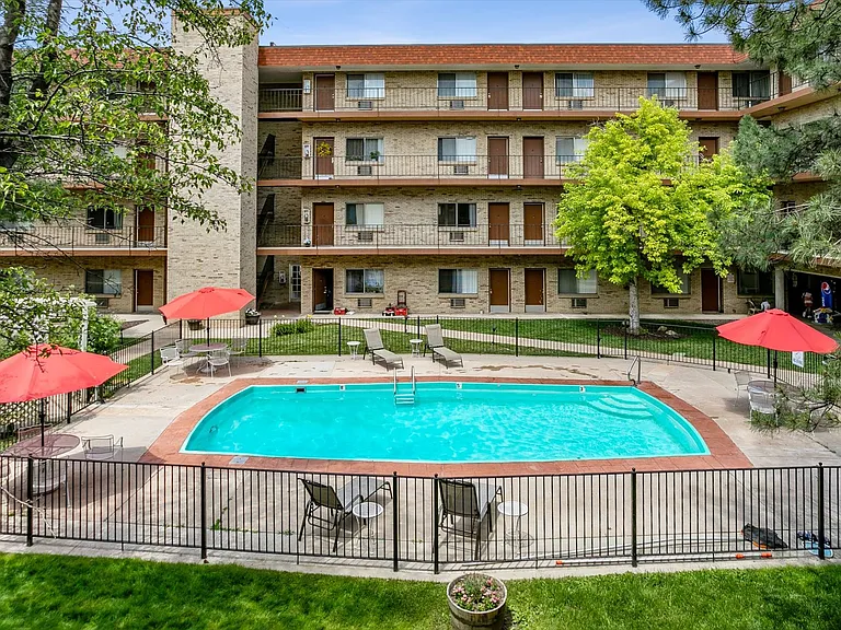 Kenyon Place Apartments — Photo 9