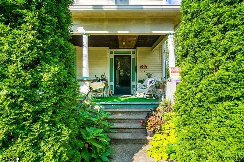 1st image of 414 Mansfield St