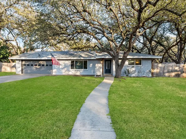 110 Canyon Creek Dr, Hollywood Park, TX 78232