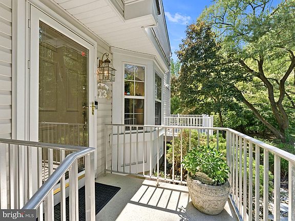 3rd image of 136 Buckingham Way