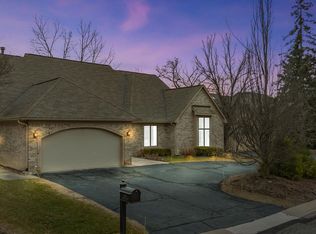 5035 Oakbrooke Dr, West Bloomfield, MI 48323