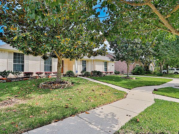 3rd image of 306 Willowood Dr