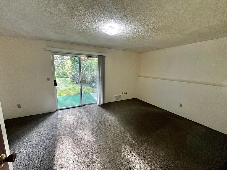 1110 Shorewood Drive — Photo 30