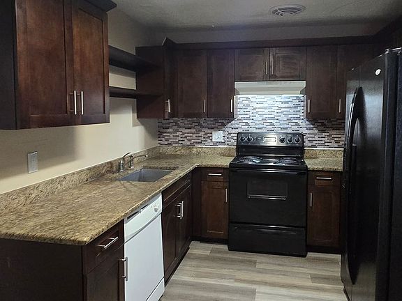 3rd image of 1001 N Bracewell Dr